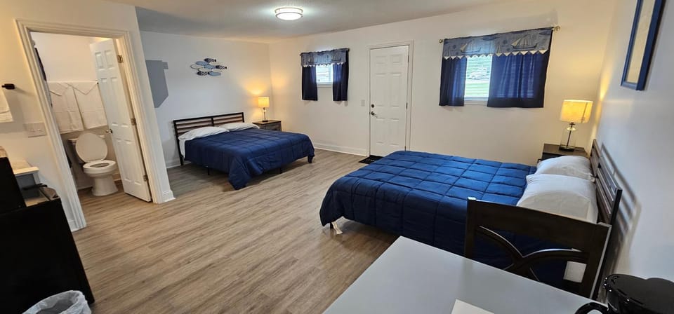 Sunrise Inn LLC Hotel in Lake Erie