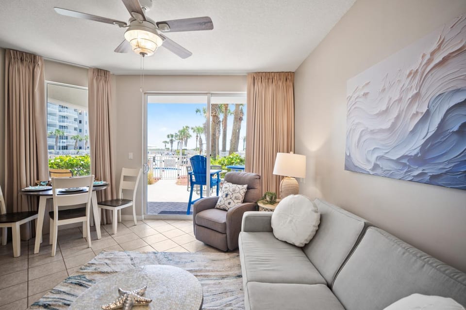 Destin West Gulfside 116 - Ground Floor - Beachfront - Handicap Accessible! Apartment in Okaloosa Island