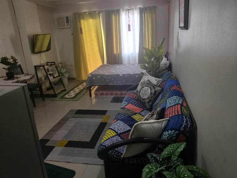 Deviente's Guesthouse Bed and Breakfast in Paranaque