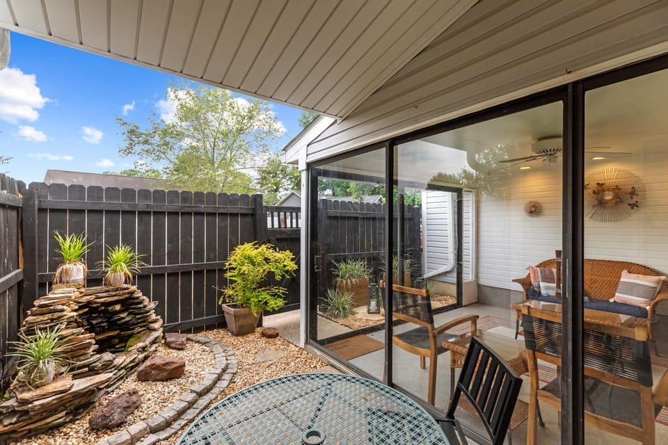 Newly Renovated, Dog Friendly, Stocked Kitchen House in Dothan