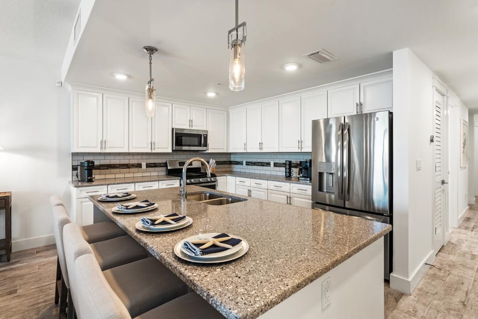 Blu 202 - Modern Oceanfront Luxury - Free Beach Service - Must See! Apartment in Okaloosa Island