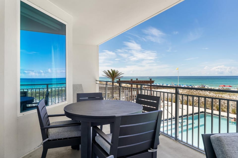 Blu 202 - Modern Oceanfront Luxury - Free Beach Service - Must See! Apartment in Okaloosa Island
