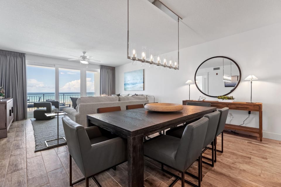 Blu 202 - Modern Oceanfront Luxury - Free Beach Service - Must See! Apartment in Okaloosa Island