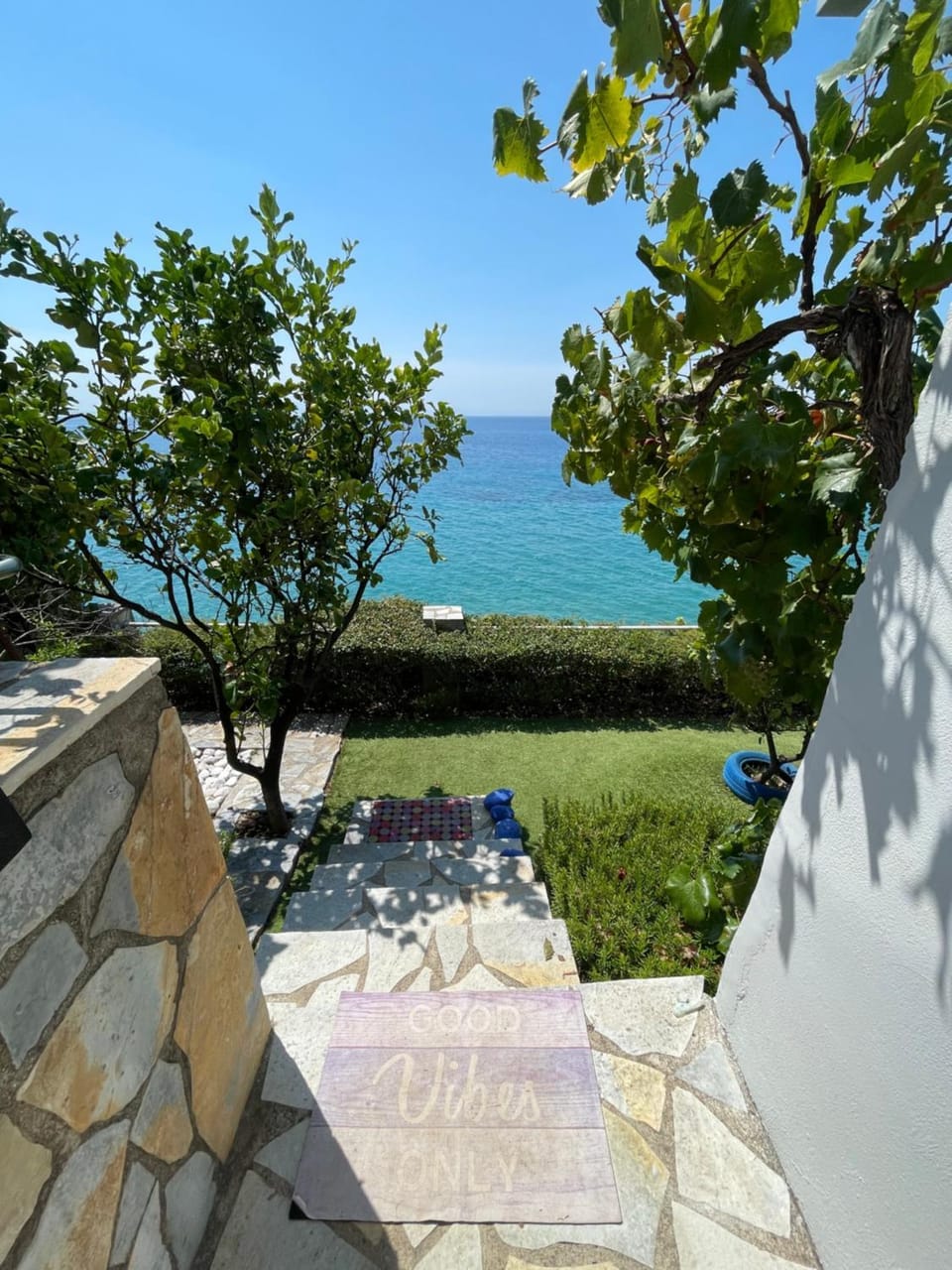 Day, Natural landscape, Dining area, Garden view, Sea view