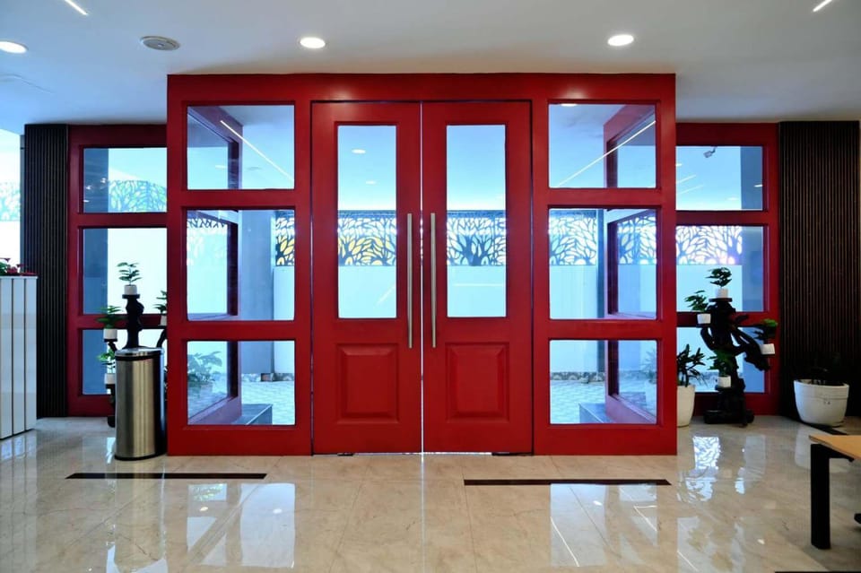 Facade/entrance