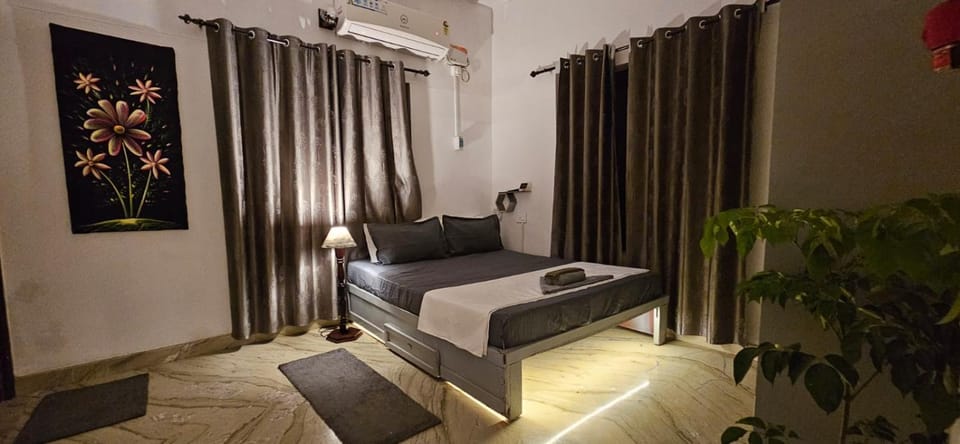 AIr Room by Hexa Stays Bed and Breakfast in Thiruvananthapuram