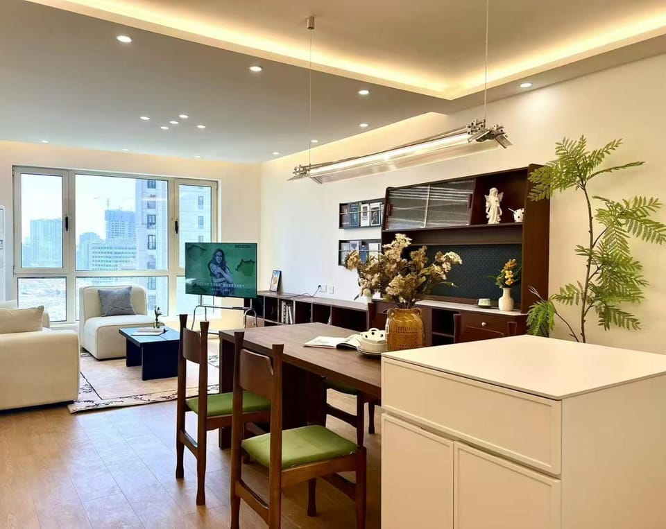 TV and multimedia, Living room, Seating area, Dining area