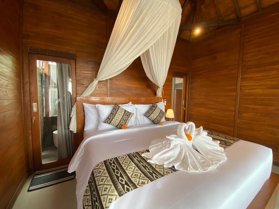 Photo of the whole room, Bedroom, towels