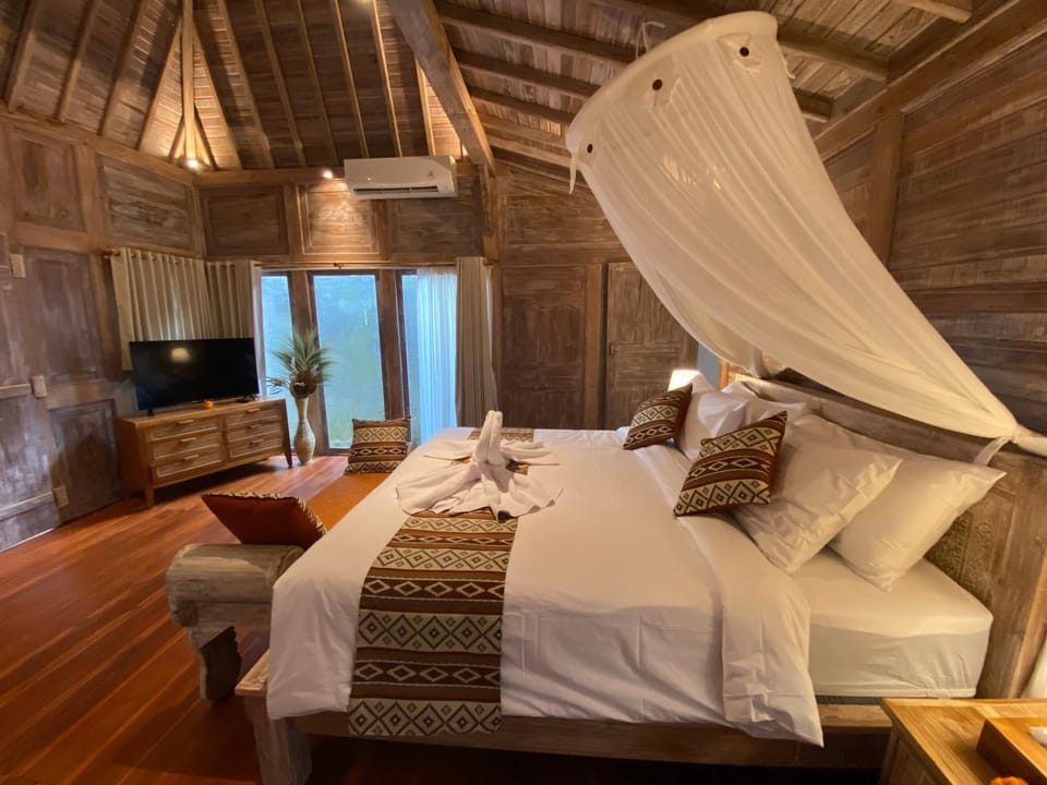 Bed, TV and multimedia, Photo of the whole room, Bedroom, towels, air conditioner
