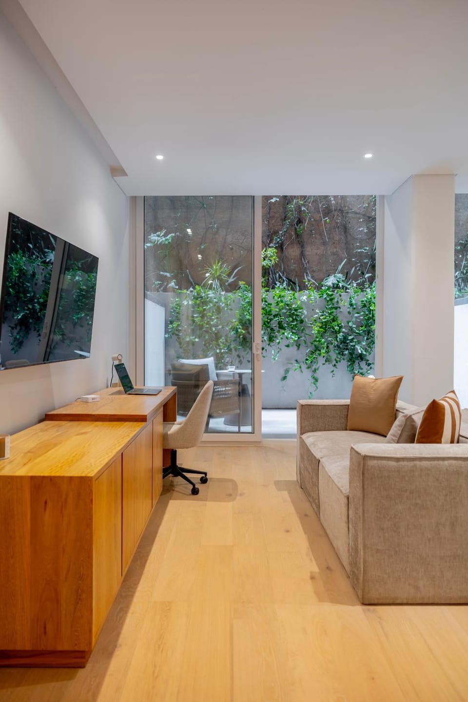 TV and multimedia, Living room, Seating area