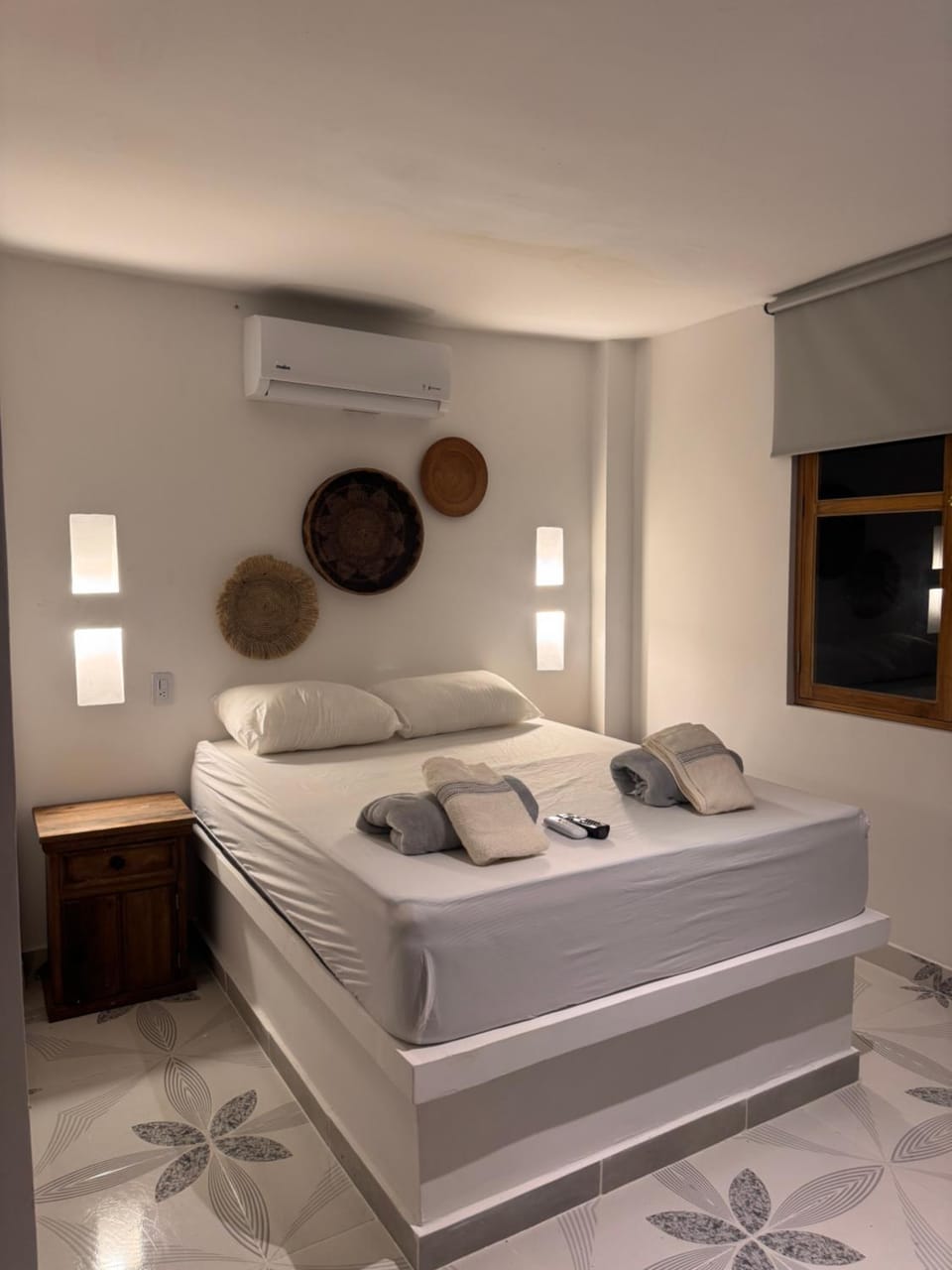 Bed, Bedroom, air conditioner