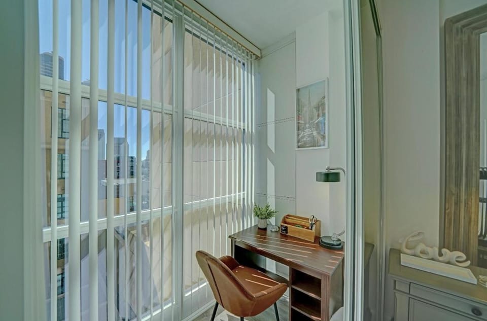 Gaslamp District Heart of San Diego Apartment in Gaslamp Quarter