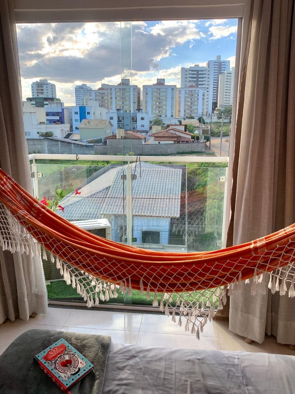 View (from property/room), Balcony/Terrace, Bedroom, City view