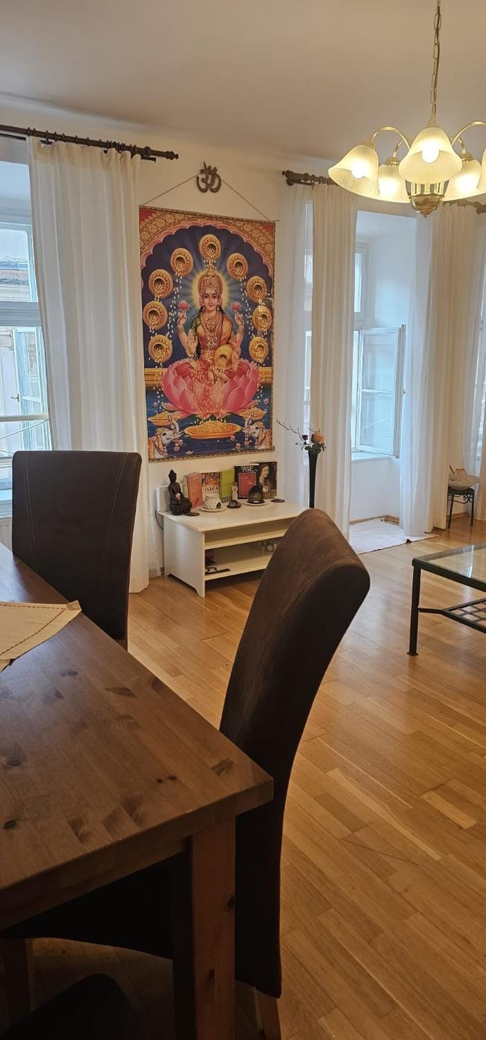 2 min Center Just In, Old Town Walk private room A Vacation rental in Prague