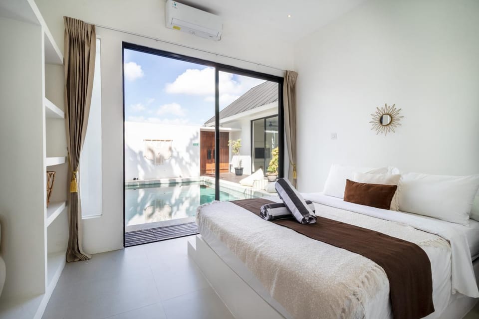 Bed, View (from property/room), Bedroom, Pool view, air conditioner