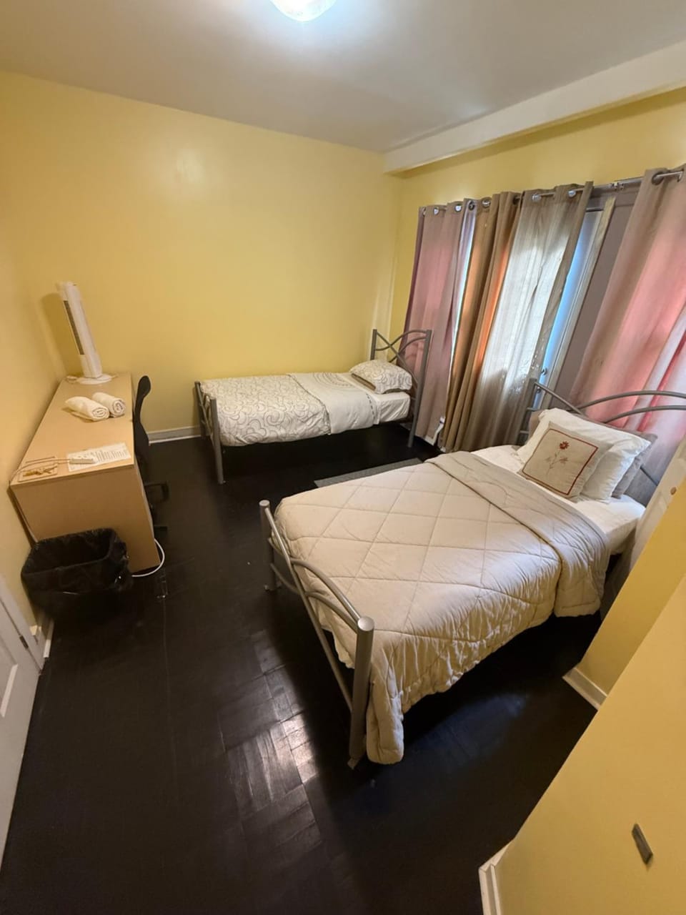 Private Room Not Entire Apt Steps DownTown 18Mins Airport Apartment in Montreal