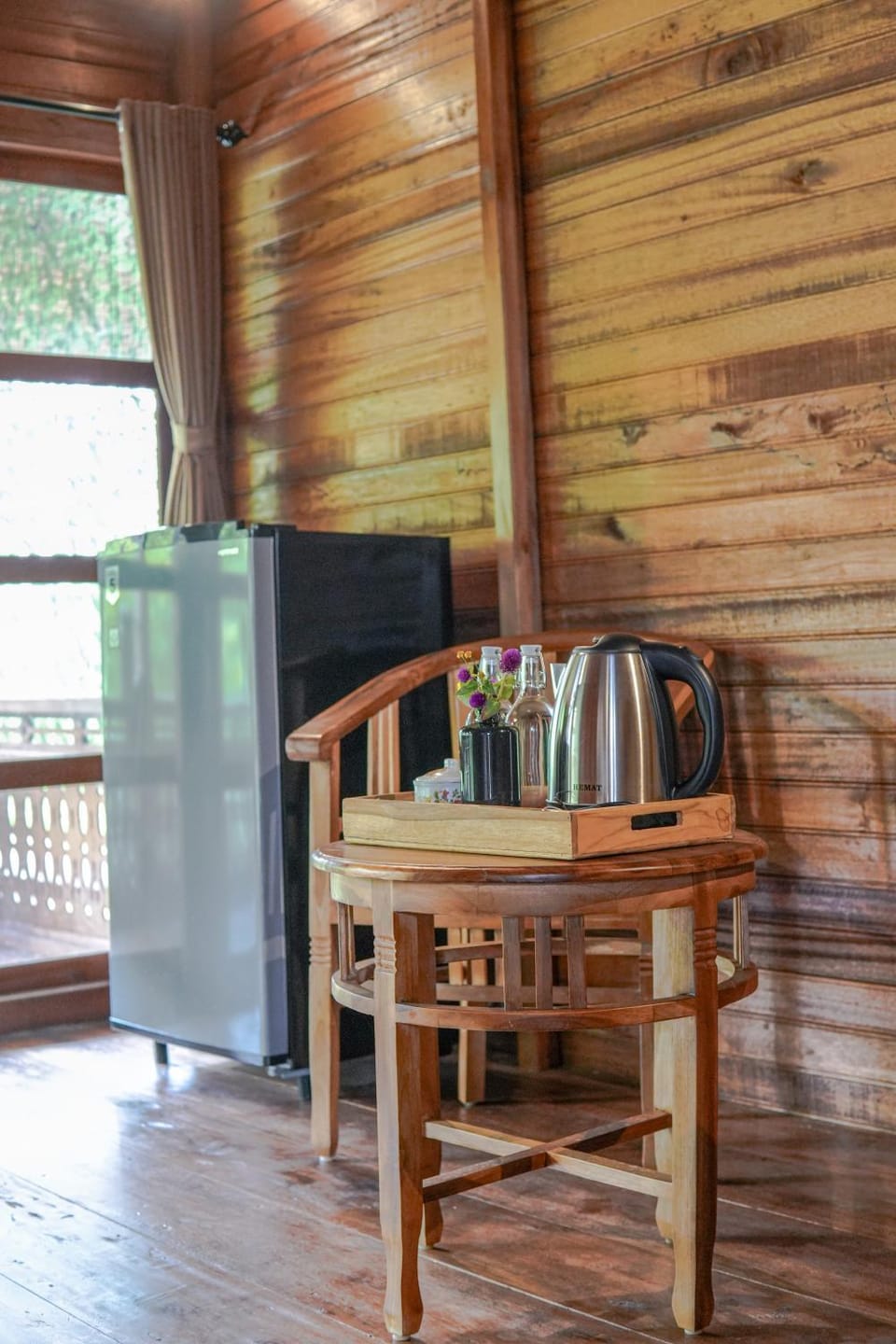 Coffee/tea facilities, Kitchen or kitchenette, Dining area