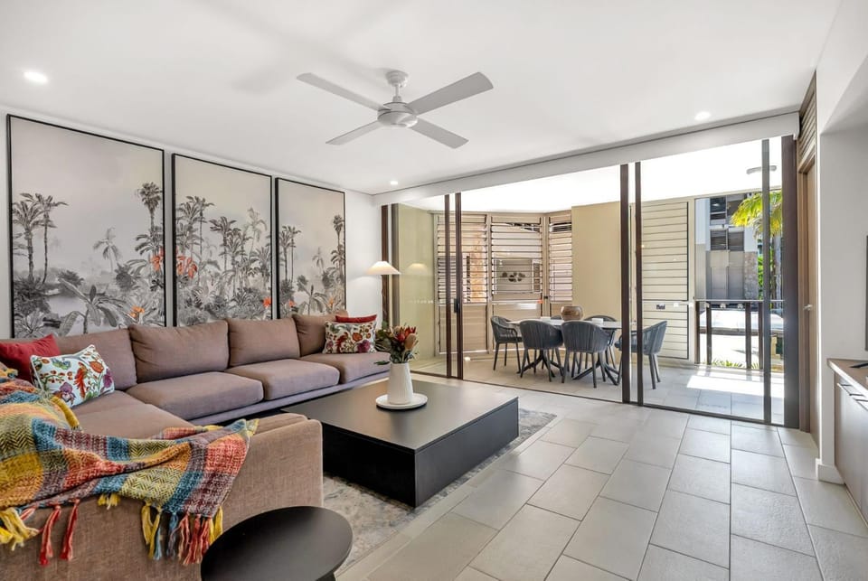 Belle Escapes 218 Luxury Beachfront Resort in Palm Cove Apartment in Palm Cove