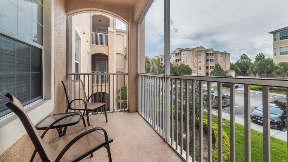 Urban 3 Bed 2 Bath Condo- Perfect stay while exploring Orlando,Florida House in Windsor Hills