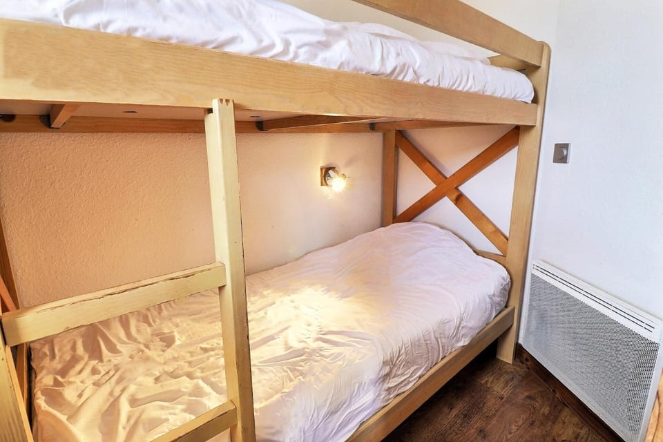 Résidence Grand Bois A - CONFORTABLE 2 PIECES + CABINE, IDÉALEMENT SITUÉ, SKIS AUX PIEDS ET PROCHE DES COMMERCE MAE-1994 Cabin in Les Allues