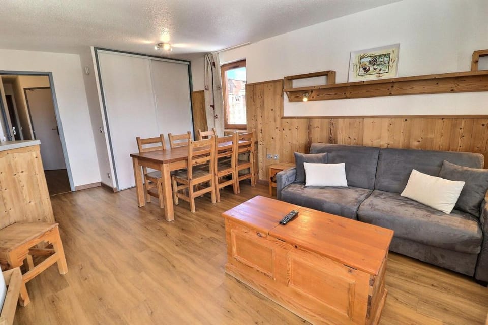 Résidence Grand Bois A - CONFORTABLE 2 PIECES + CABINE, SKIS AUX PIEDS ET PROCHE DES COMMERCES MAE-2004 Cabin in Les Allues
