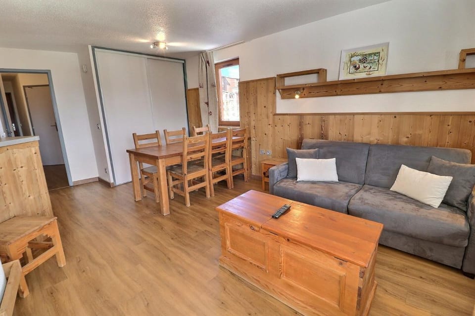 Résidence Grand Bois A - CONFORTABLE 2 PIECES + CABINE, SKIS AUX PIEDS ET PROCHE DES COMMERCES MAE-2004 Cabin in Les Allues