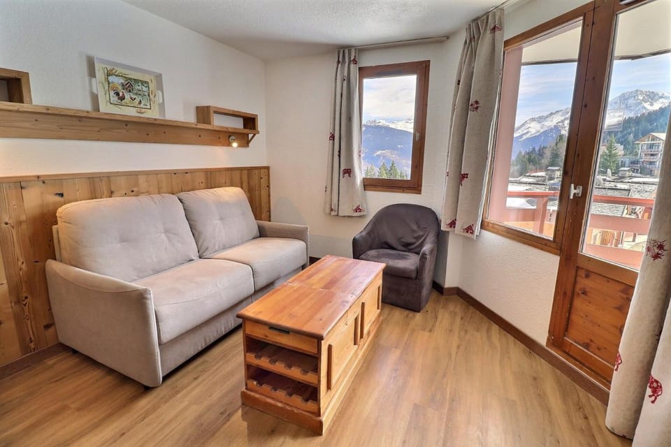 Résidence Grand Bois A - CONFORTABLE 2 PIECES + CABINE, SKIS AUX PIEDS ET PROCHE DES COMMERCES MAE-2024 Cabin in Les Allues