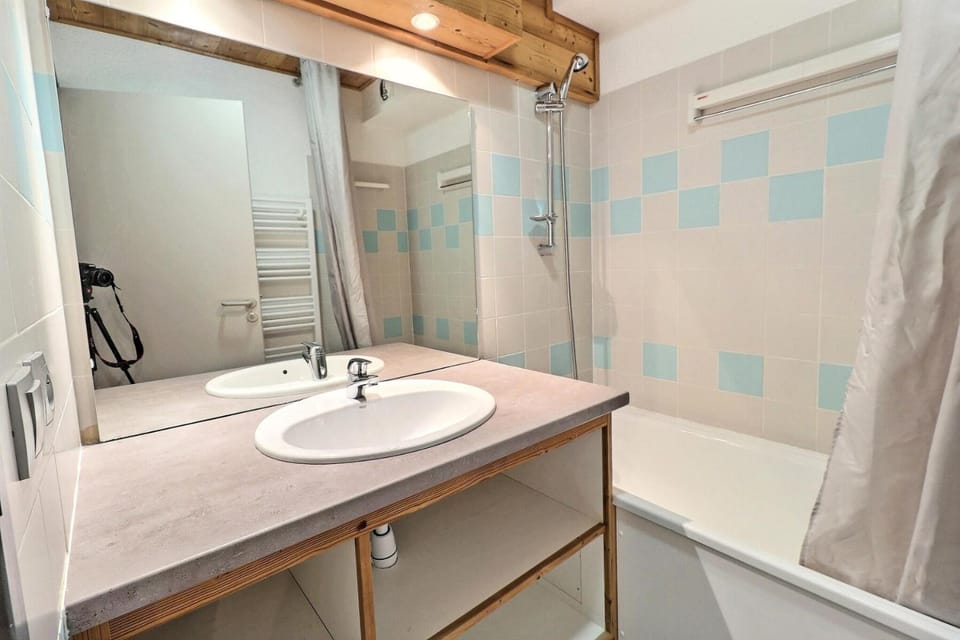 Résidence Grand Bois A - CONFORTABLE 2 PIECES, SKIS AUX PIEDS ET PROCHE DES COMMERCES MAE-2084 Apartment in Les Allues