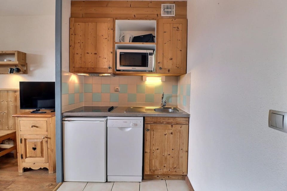 Résidence Grand Bois A - CONFORTABLE 2 PIECES, SKIS AUX PIEDS ET PROCHE DES COMMERCES MAE-2084 Apartment in Les Allues