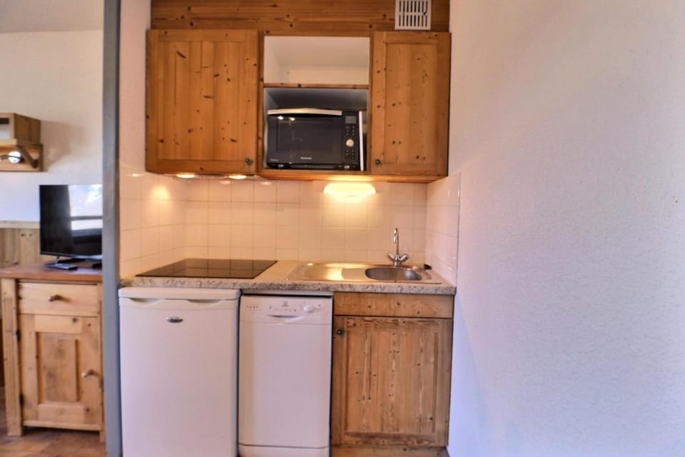 Résidence Grand Bois A - CONFORTABLE 2 PIECES, SKIS AUX PIEDS ET PROCHE DES COMMERCES MAE-2104 Apartment in Les Allues