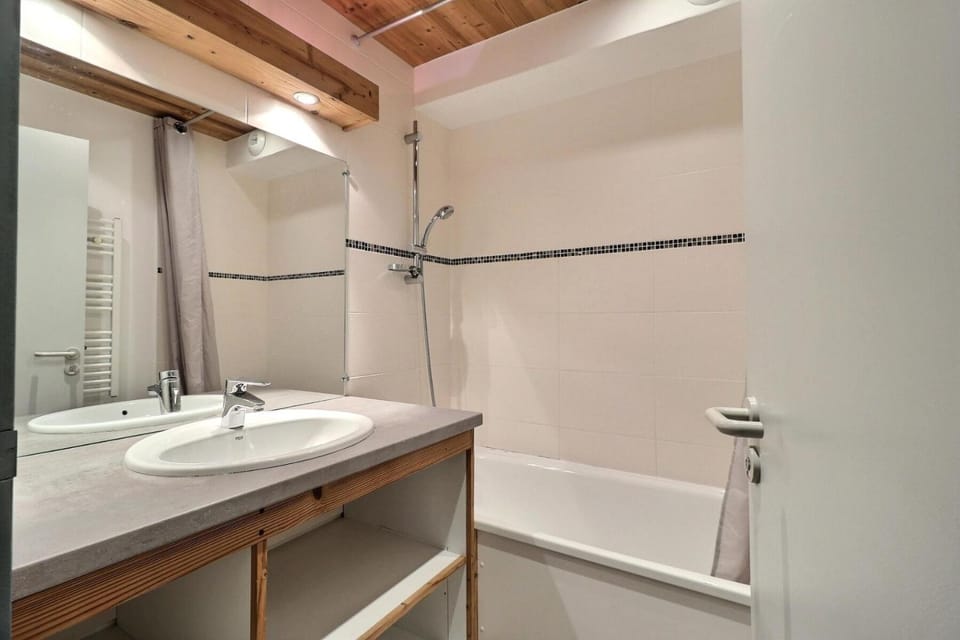 Résidence Grand Bois A - CONFORTABLE 2 PIECES, SKIS AUX PIEDS ET PROCHE DES COMMERCES MAE-2134 Apartment in Les Allues