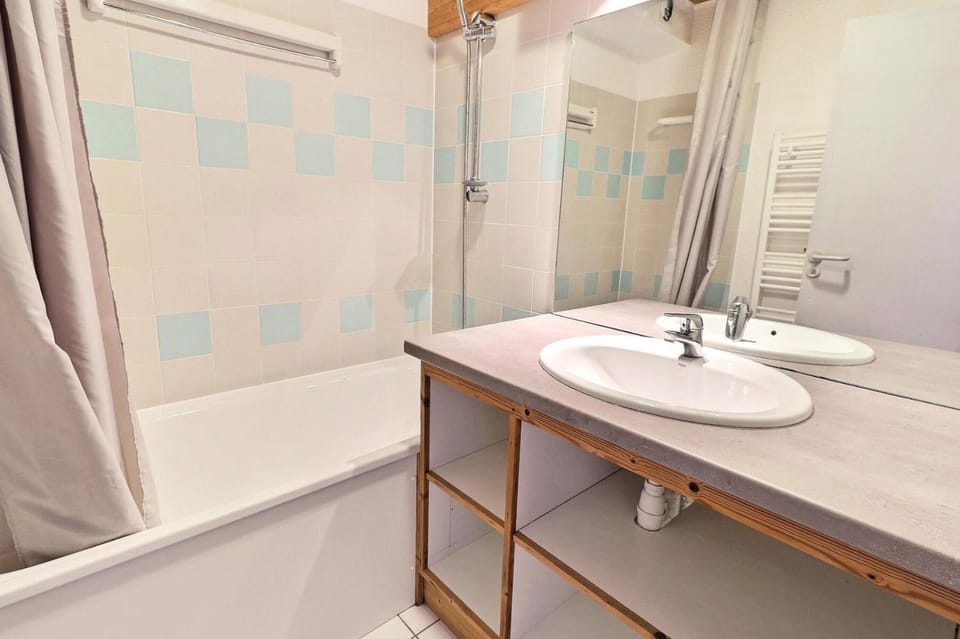 Résidence Grand Bois A - CONFORTABLE 2 PIECES, SKIS AUX PIEDS ET PROCHE DES COMMERCES MAE-2174 Apartment in Les Allues