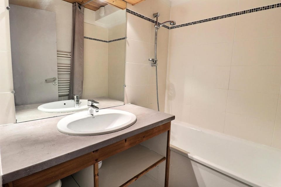Résidence Grand Bois A - CONFORTABLE 2 PIECES, SKIS AUX PIEDS ET PROCHE DES COMMERCES MAE-2184 Apartment in Les Allues