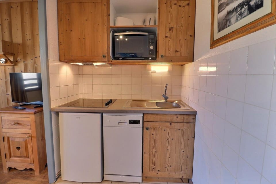 Résidence Grand Bois A - CONFORTABLE 2 PIECES, SKIS AUX PIEDS ET PROCHE DES COMMERCES MAE-2204 Apartment in Les Allues