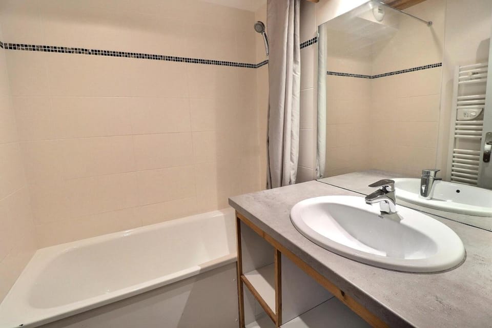 Résidence Grand Bois A - CONFORTABLE 2 PIECES, SKIS AUX PIEDS ET PROCHE DES COMMERCES MAE-2214 Apartment in Les Allues