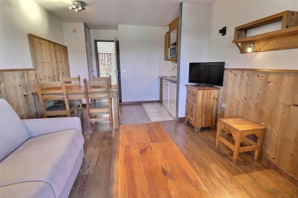 Résidence Grand Bois A - CONFORTABLE 2 PIECES, SKIS AUX PIEDS ET PROCHE DES COMMERCES MAE-2244 Apartment in Les Allues