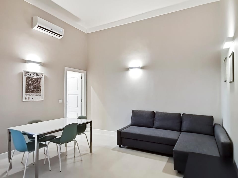 Living room, Seating area, Dining area, air conditioner