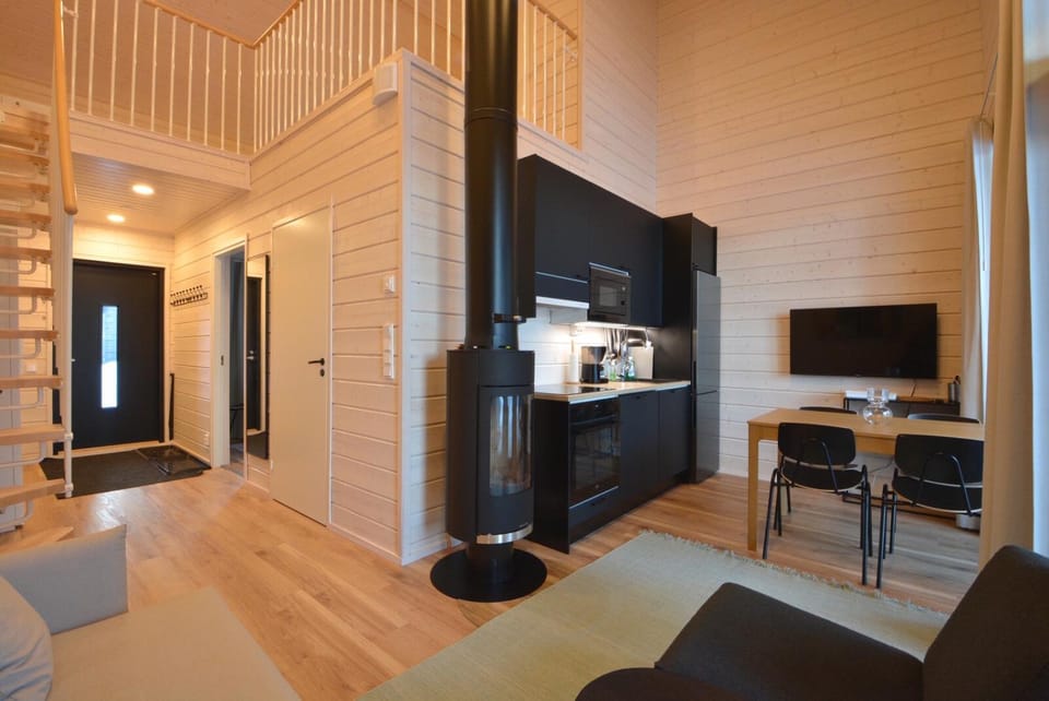 Communal lounge/ TV room, Kitchen or kitchenette, Living room