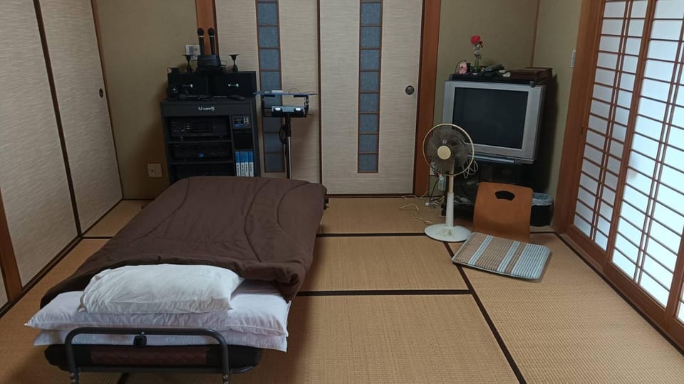 坂本邸 Bed and Breakfast in Japan