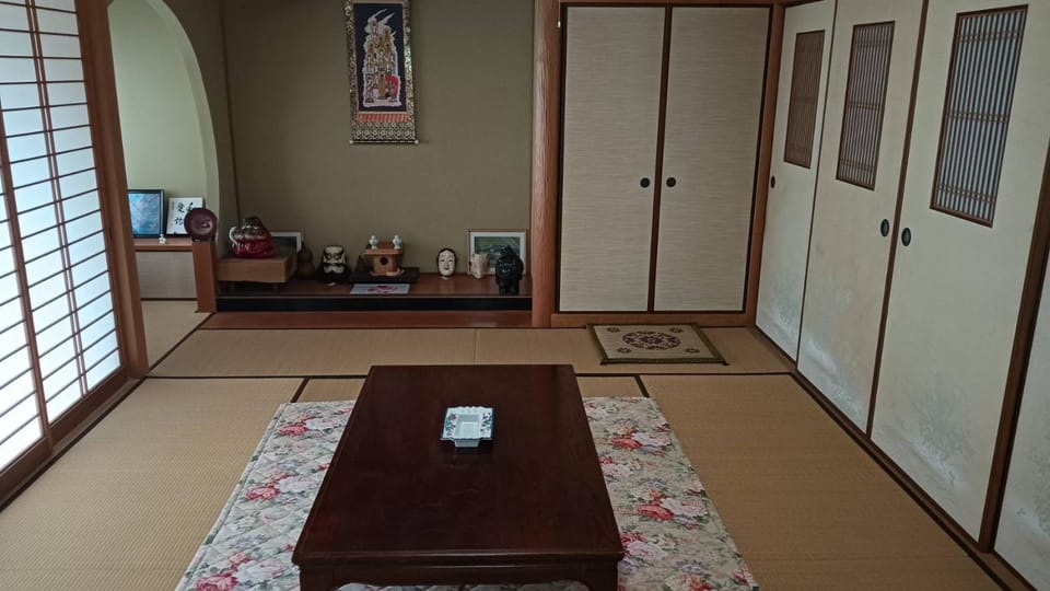 坂本邸 Bed and Breakfast in Japan