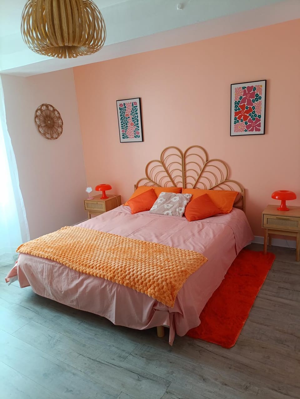 Appart' année 70 qui ose les couleurs House in Centre-Val de Loire