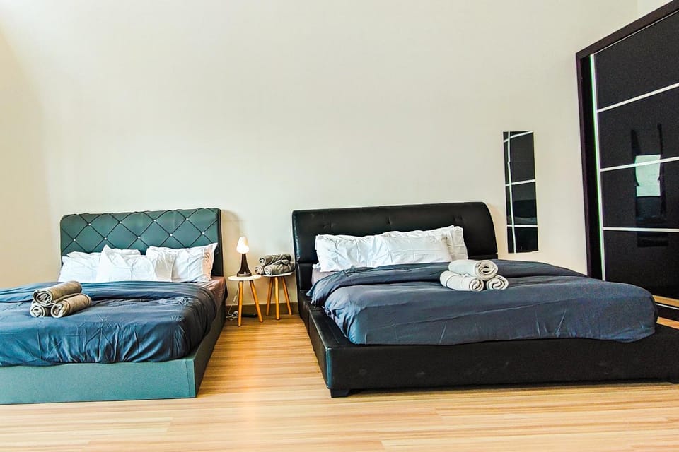 Bed, Living room, Bedroom