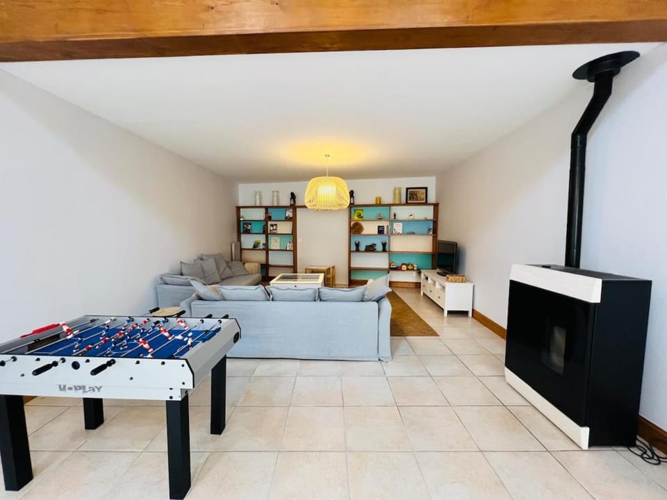 Library, Living room