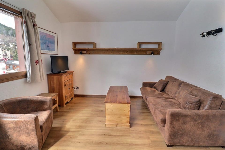 Résidence Grand Bois B - CONFORTABLE 2 PIECES + CABINE, SKIS AUX PIEDS ET PROCHE DES COMMERCES MAE-3244 Cabin in Les Allues