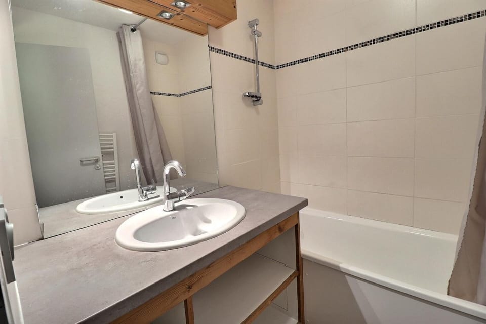 Résidence Grand Bois B - CONFORTABLE 2 PIECES, SKIS AUX PIEDS ET PROCHE DES COMMERCES MAE-3324 Apartment in Les Allues