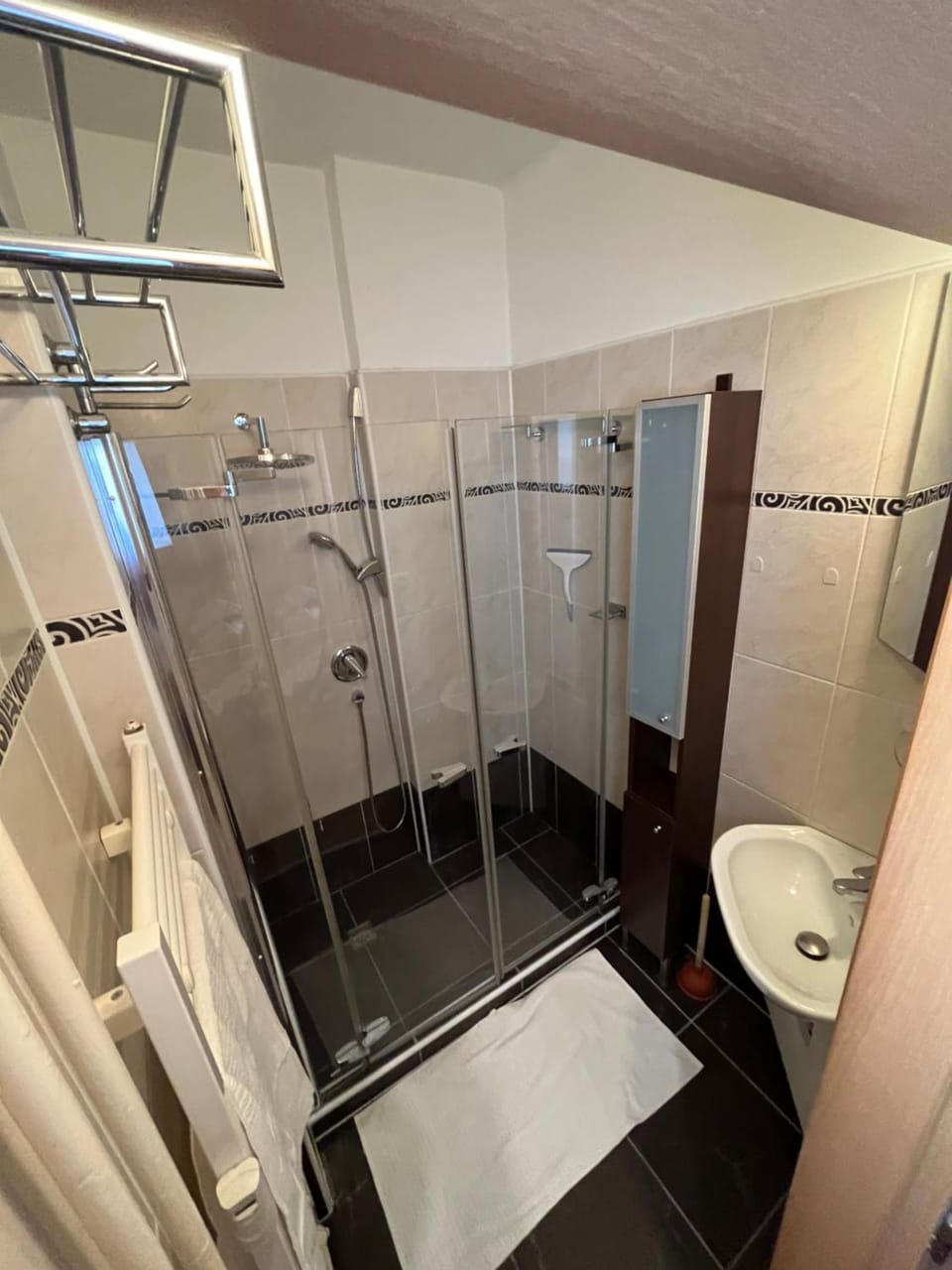 Shower, Bathroom, hair dryier, towels