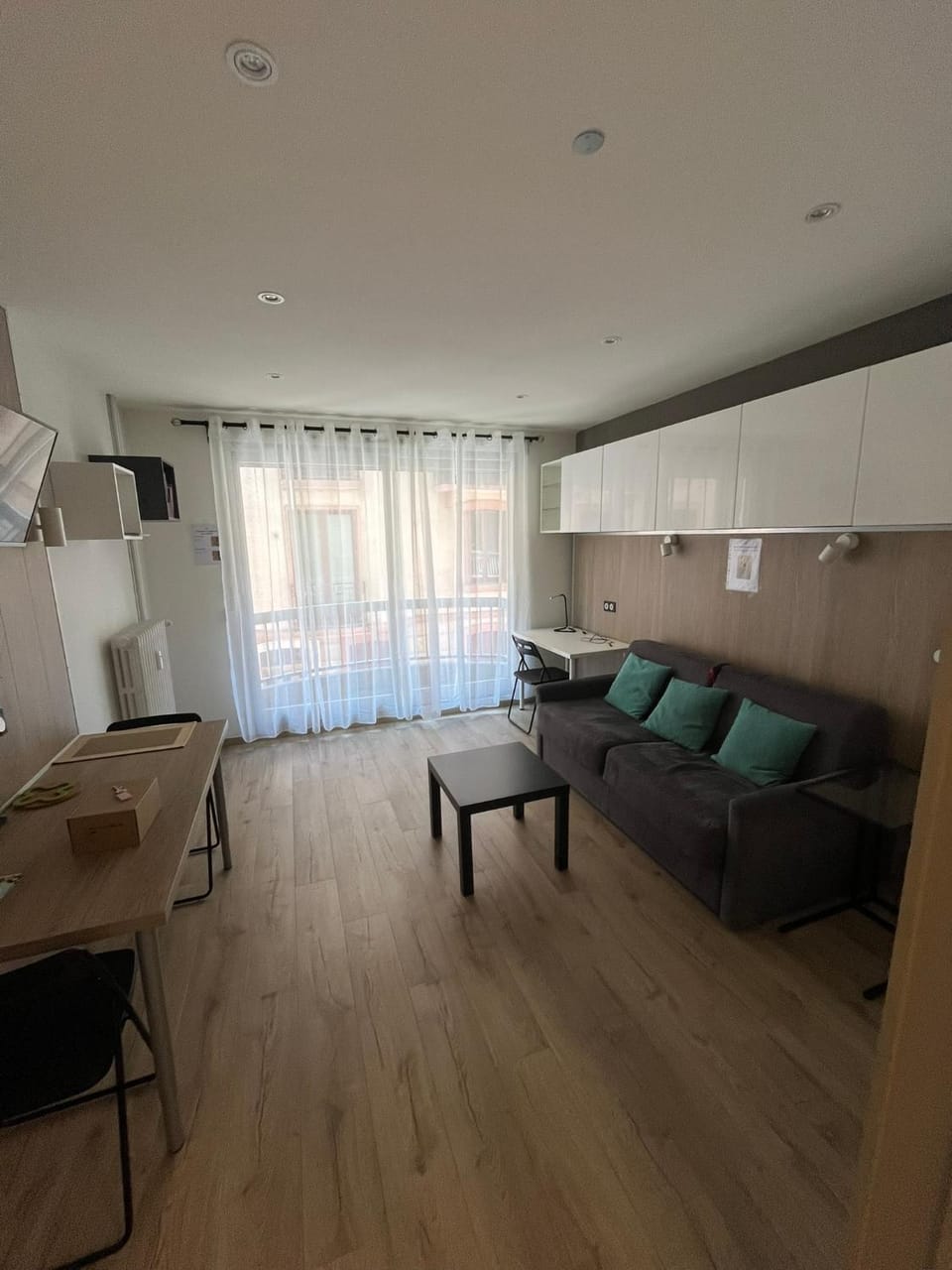 Photo of the whole room