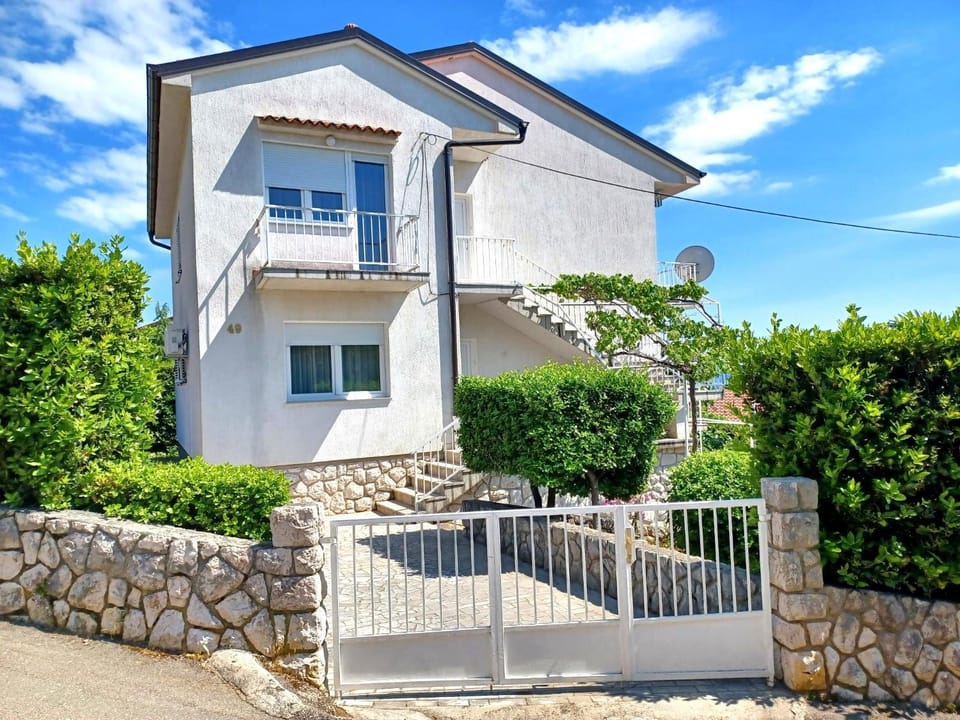 Apartments Simona Apartment in Primorje-Gorski Kotar County