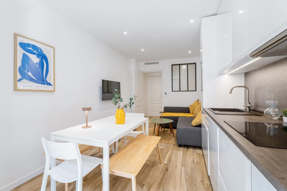 TV and multimedia, Kitchen or kitchenette, Seating area, Dining area