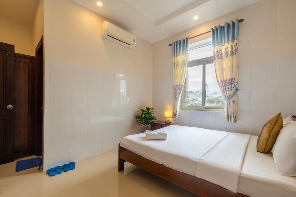 Bedroom, air conditioner